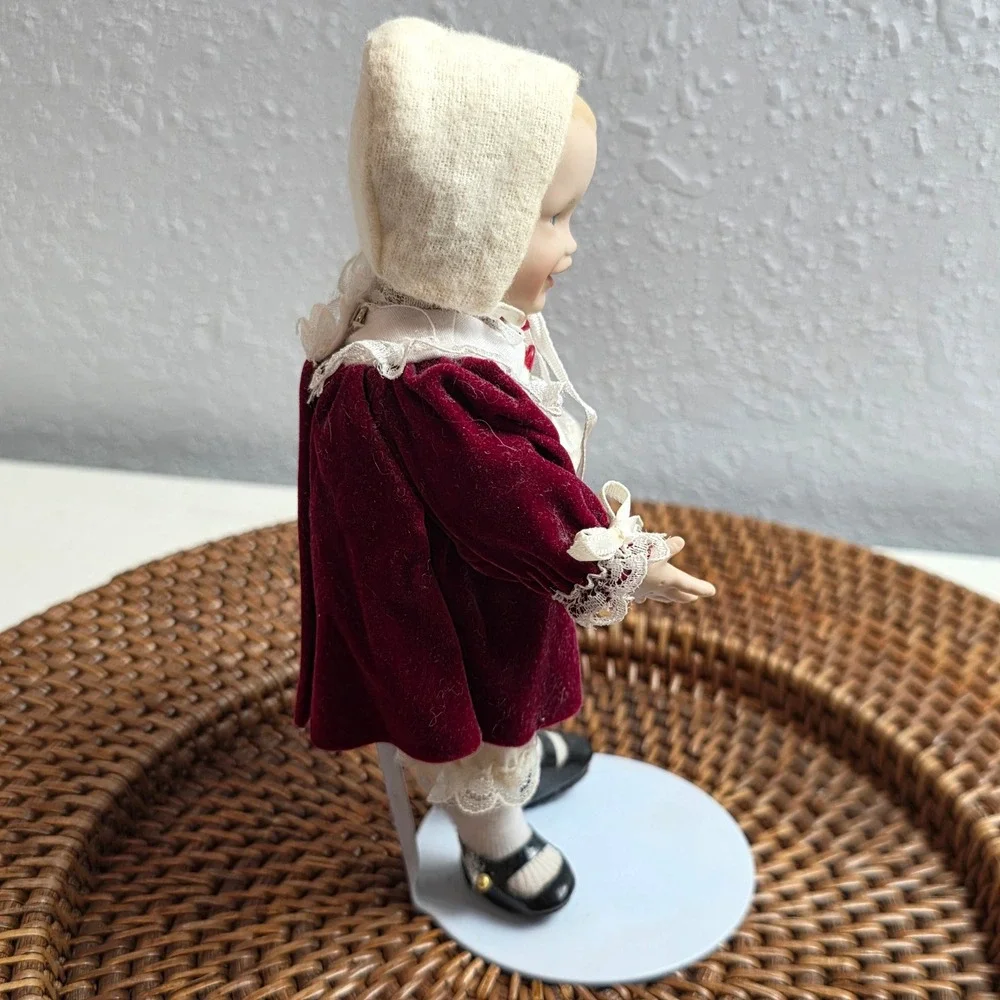1990s Ashton-Drake Galleries Picture Perfect Baby 'Jennifer' Red Velvet‎ Bonnet